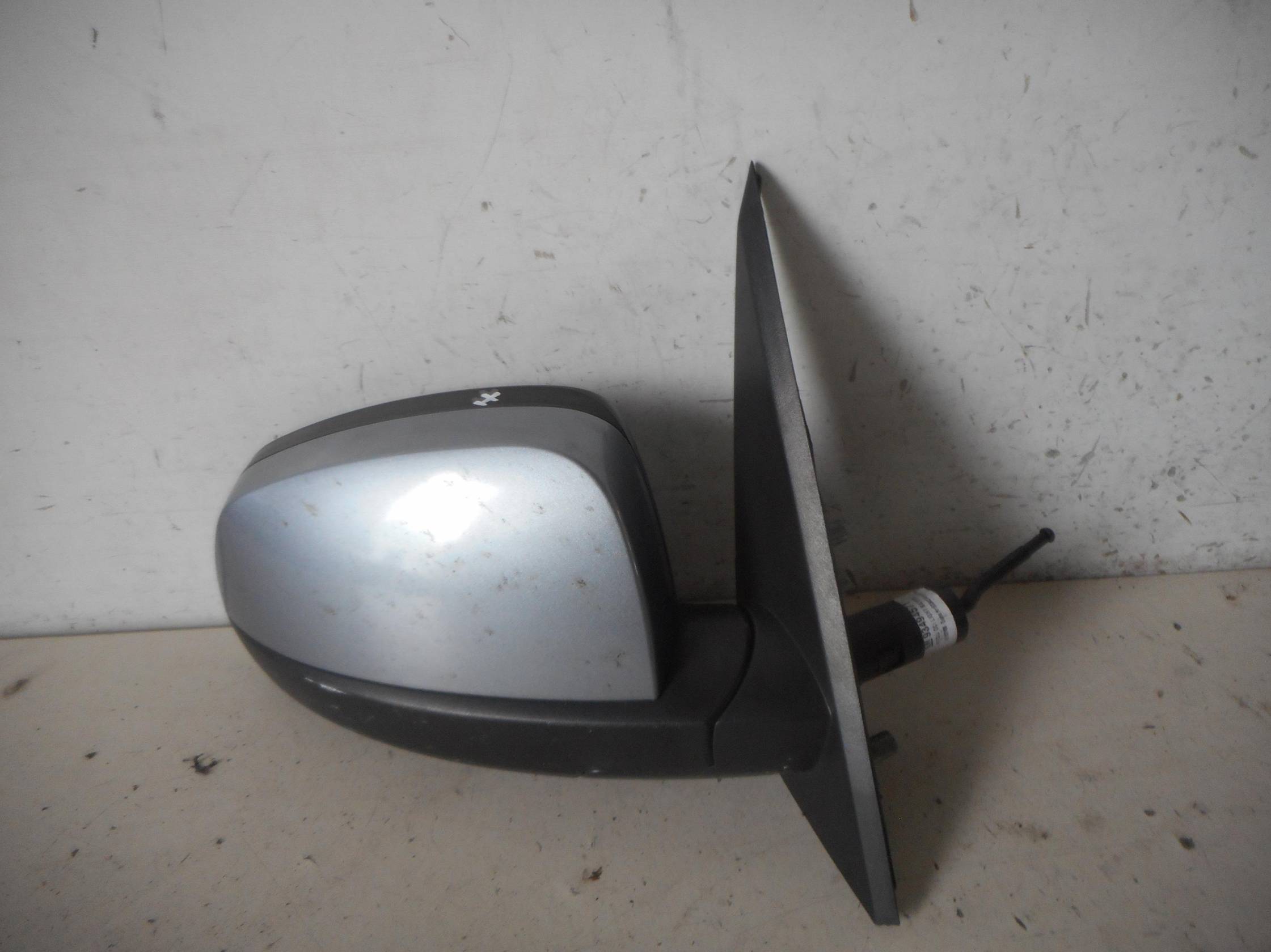 Retrovisore est. dx.